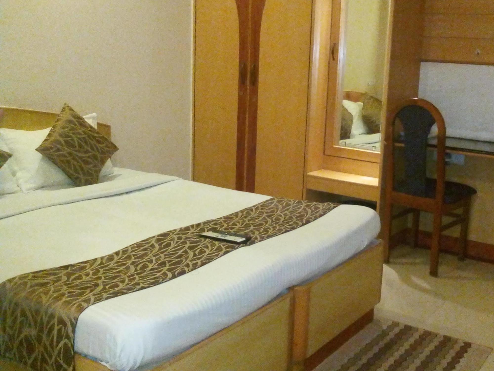 Oyo 331 Hotel Skanda Shelters บังกาลอร์ ภายนอก รูปภาพ